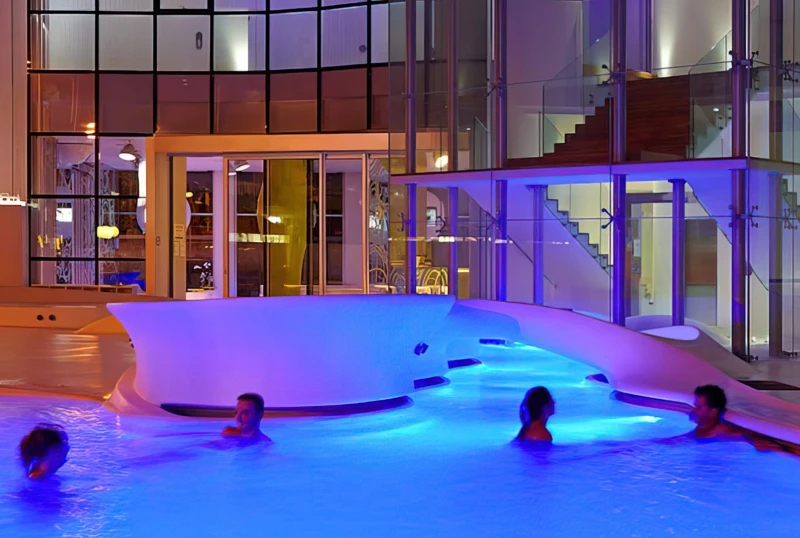 piscina isuite